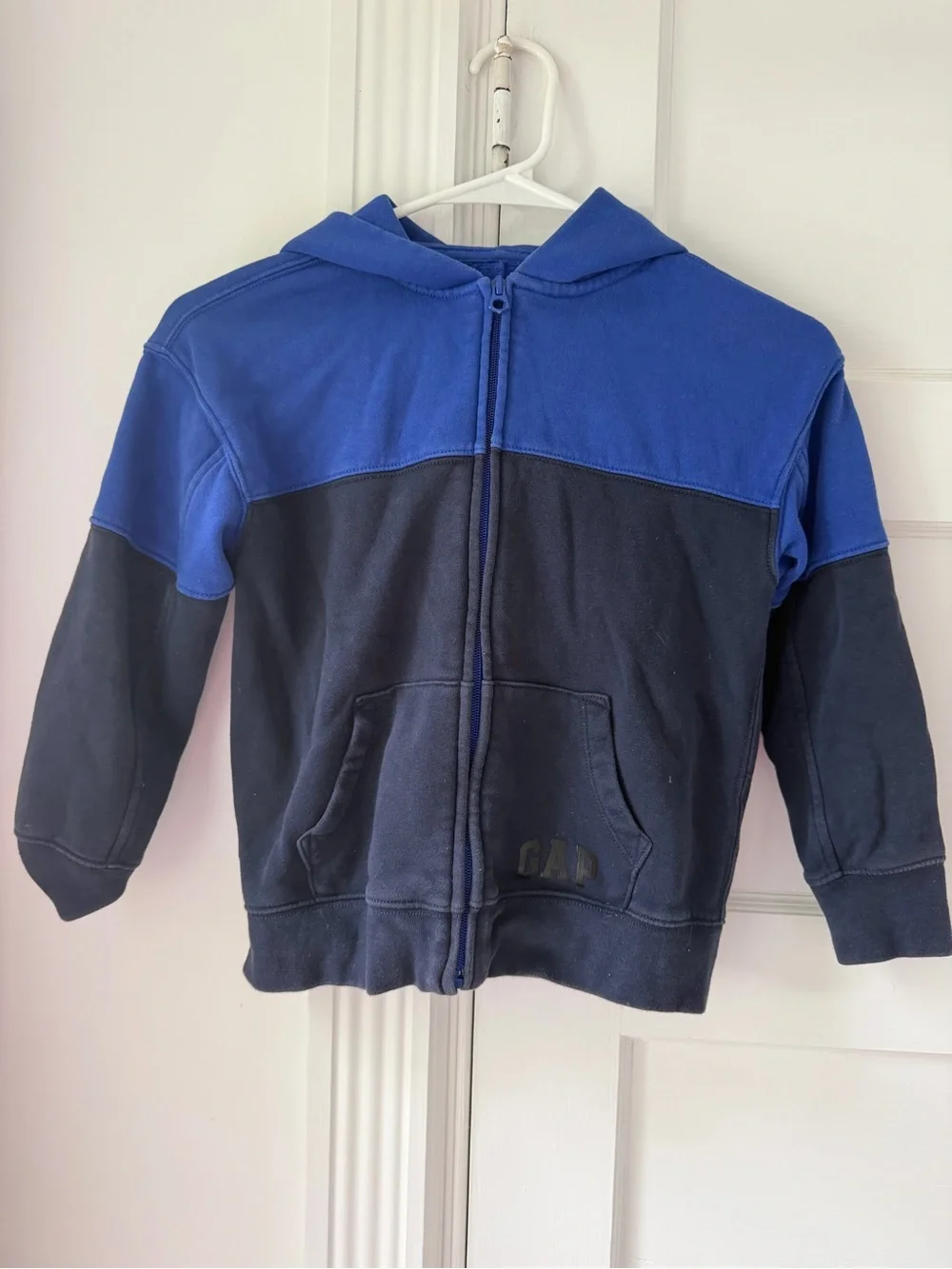Gap Kids Zip Front color block hoodie, size 6-7